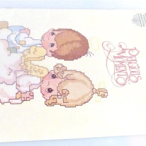 1980 Gloria & Pat PRECIOUS MOMENTS Boy Girl ANGELS Count Stitch Plastic Canvas - Picture 2 of 2